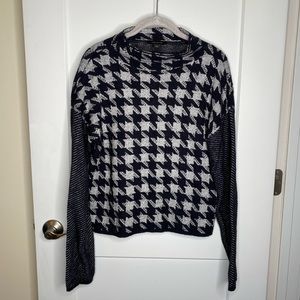 Ann Taylor Houndstooth Mock Neck Sweater Women’s Size medium